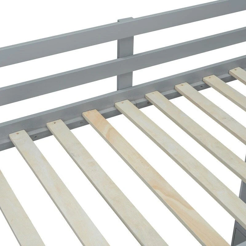 Cama alta de madera de tamaño matrimonial con estantes grandes, escritorio y luz LED